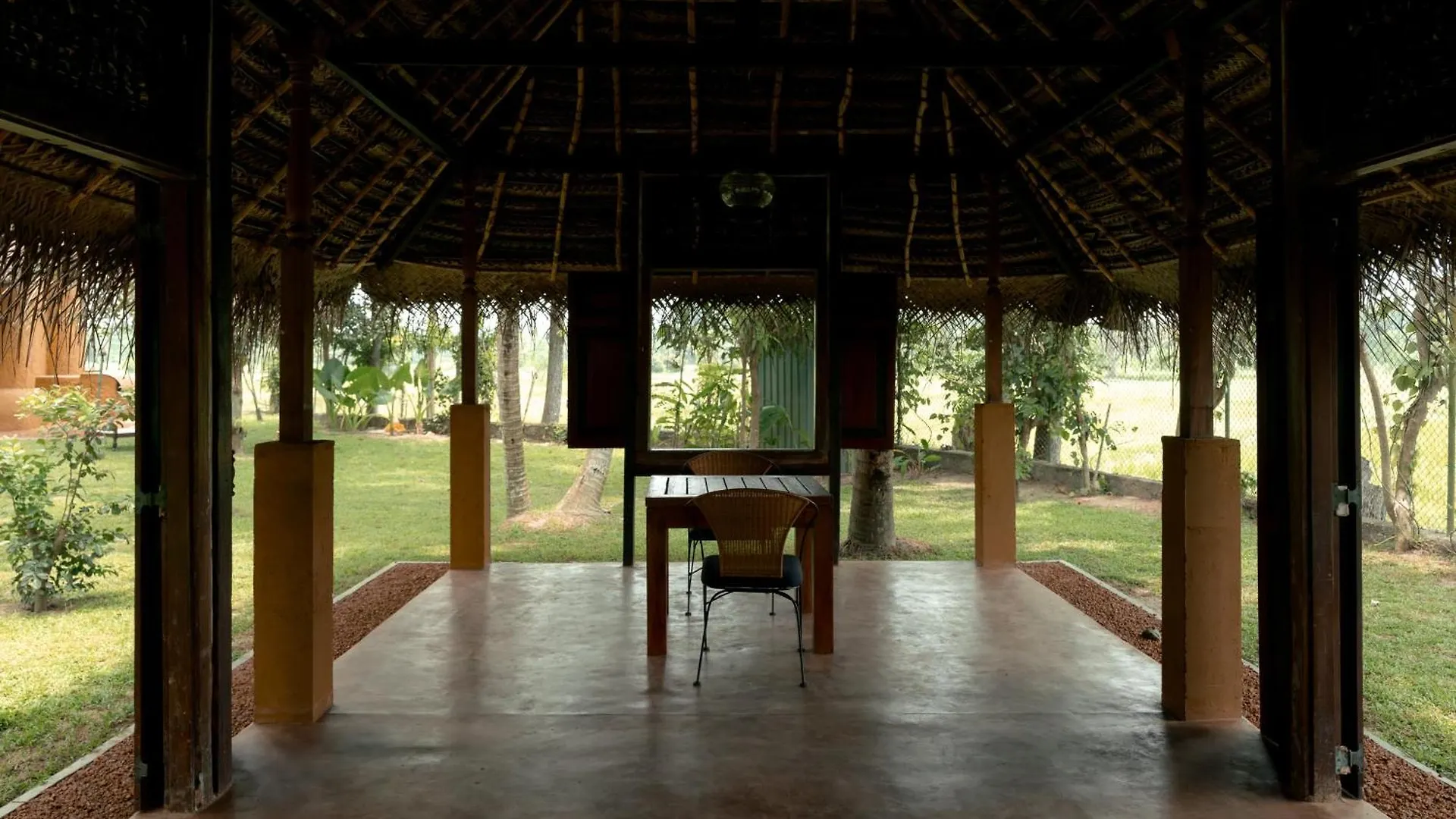 Hotel Kirindi Paddy Isle Negombo